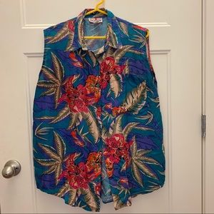 Vintage sleeveless button down silk floral top